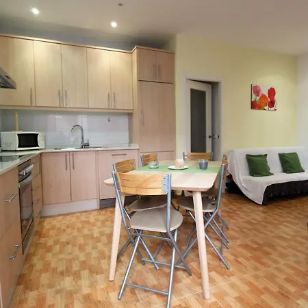 Apartamento Con Terraza Al Lado De La Playa Apartman *