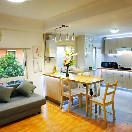 On-line Luxury Apart Pintor Stoolz, Free Wi-fi