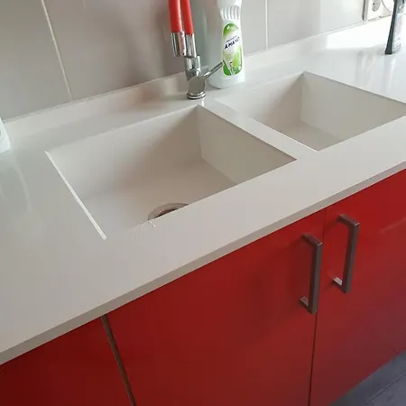 בית אירוח Avenue *