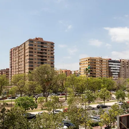 Luminoso Y Renovado En Universidad, Paseo Al Mar *
