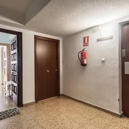 Luminoso Y Renovado En Universidad, Paseo Al Mar Apartman