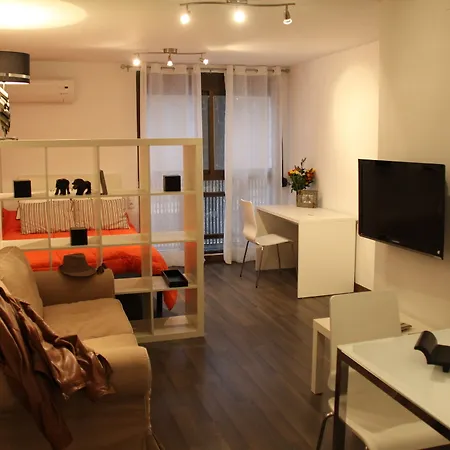 Holastays Ayuntamiento Apartment *