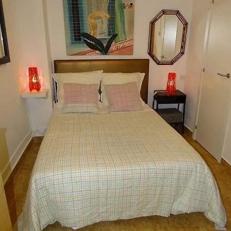 Apartment With 3 Bedrooms In - 4 Km From The Valencia