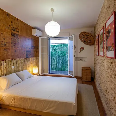 Apartment Luxurious & Alluring In Historic Town Valencia