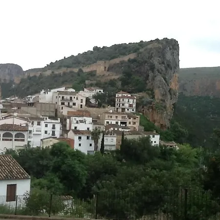 Adosado En Chulilla * Valencia