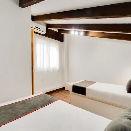 Oyo Style Puerto Apartman Valencia