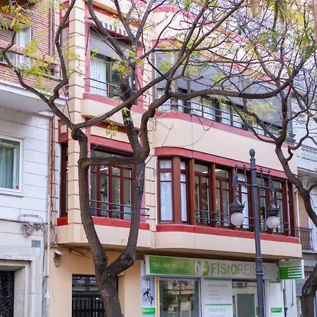 A Casa Martinez בית הארחה
