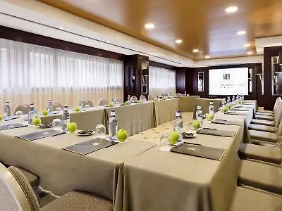 Center 4*