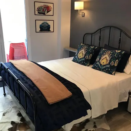 Newly Renovated - Spacious, Private Entrance, Terrace