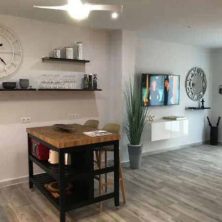 Newly Renovated - Spacious, Private Entrance, Terrace