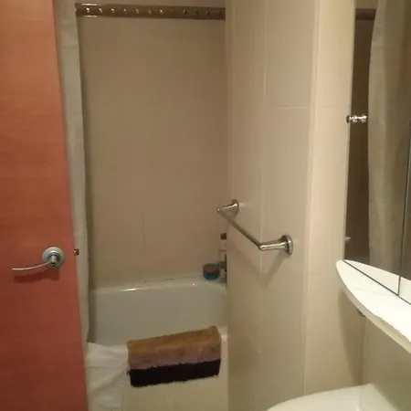 Una Disponible En Piso Compartido *