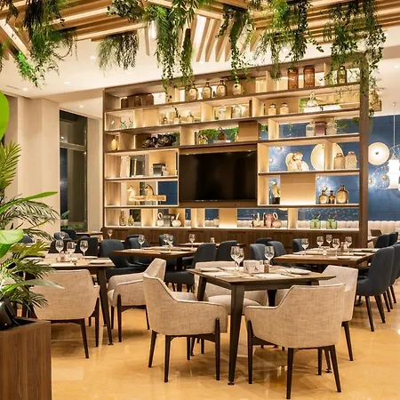 伊鲁尼瓦伦西亚4号康福特尔酒店 4* 瓦伦西亚