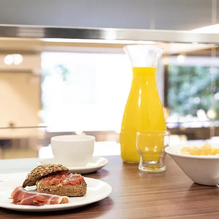 Sweet Continental Hotel 2*