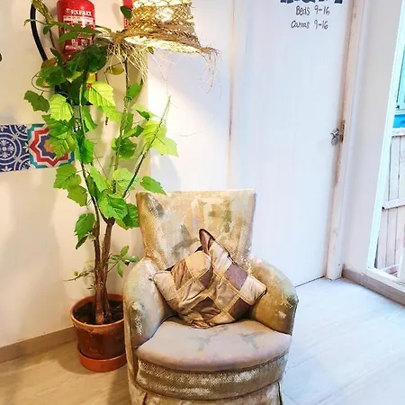 La Casa Del Colibri Youth (adults Only)