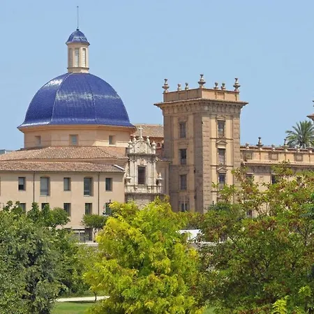 Beautiful 2 Bedroom Wifi Ac By The Turia Gardens Apartman Valencia