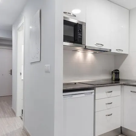 Apartman Beautiful 2 Bedroom Wifi Ac By The Turia Gardens