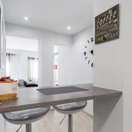 Beautiful 2 Bedroom Wifi Ac By The Turia Gardens