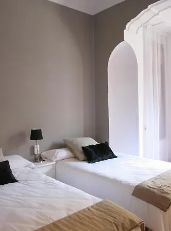 7 Moons 2* Valencia