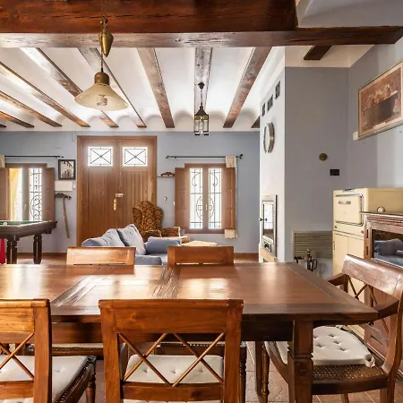 Сasa de vacaciones Cosy Holiday In With Billiards And Barbecue