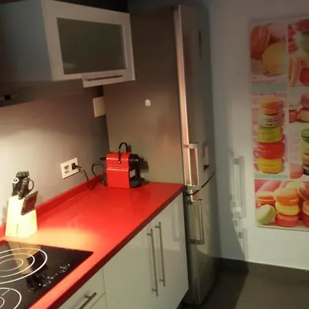 Moderno En El Parque De Cabecera *