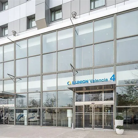 伊鲁尼瓦伦西亚4号康福特尔酒店 4*