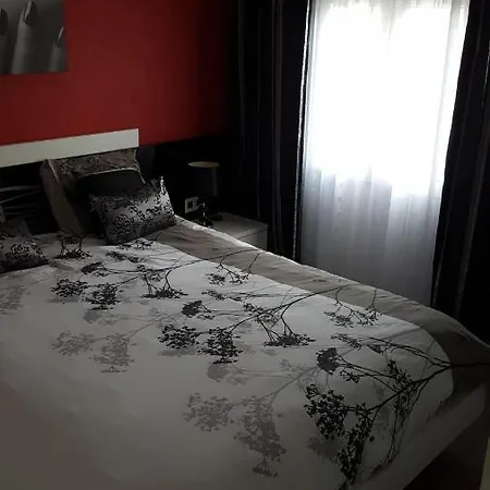 Moderno En El Parque De Cabecera