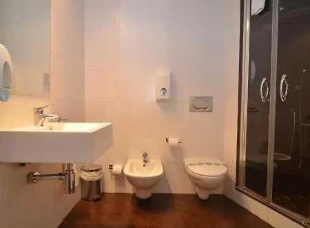 Galileo Flats - Palacio De Congresos Hotel 2*