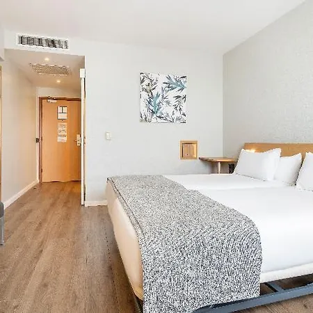 Hotel Ilunion 4
