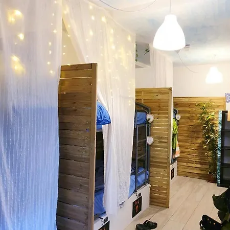 La Casa Del Colibri Youth (adults Only) *