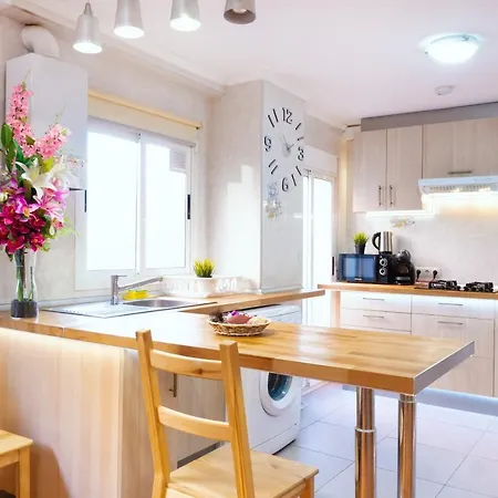 On-line Luxury Apart Pintor Stoolz, Free Wi-fi