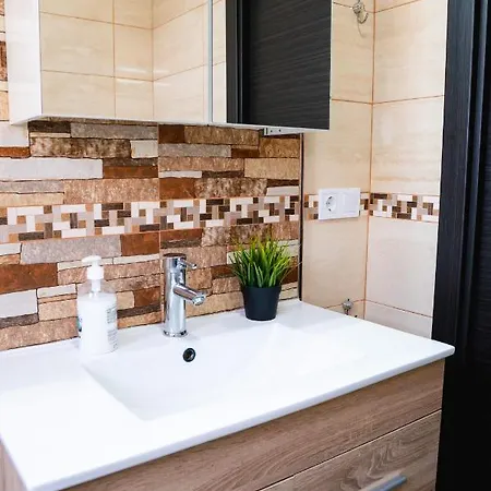 Apartamento On-line Luxury Apart Peset Aleixandre 135, Free Wi-fi *