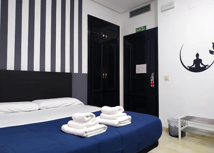 Flats Friends Plaza De La Reina Πανσιόν Βαλένθια