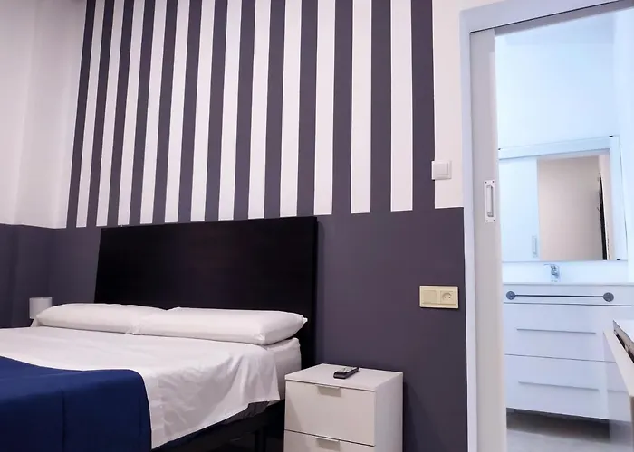 بيت ضيافة Flats Friends Plaza De La Reina