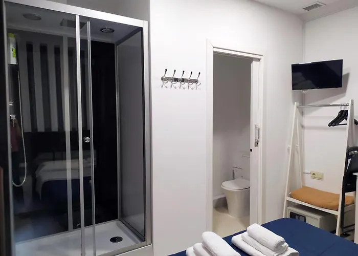 Flats Friends Plaza De La Reina 4*