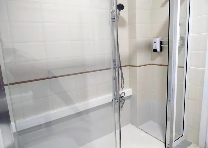 Flats Friends Plaza De La Reina فالنسيا