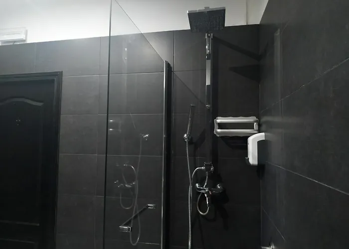 Flats Friends Plaza De La Reina بيت ضيافة