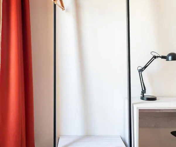 Hostel Red Nest Βαλένθια