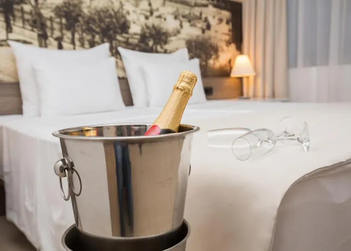 Suits You: Adults-only Centro Historico With Auto Check-in 2* Valencia