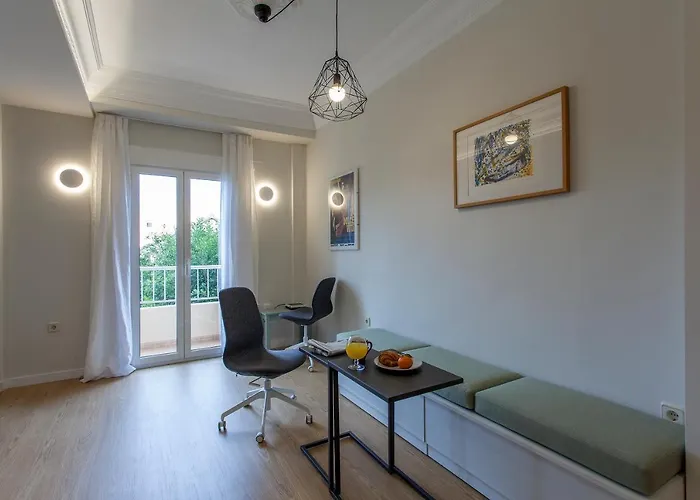 Near The Marina, Βαλένθια