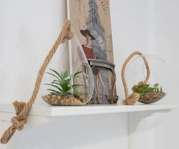 Διαμέρισμα Versus Center *