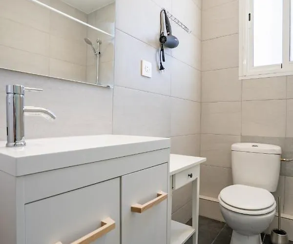 Διαμέρισμα Versus Center *