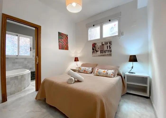 Centro. Wifi/aacc Jacuzzi * Valencia