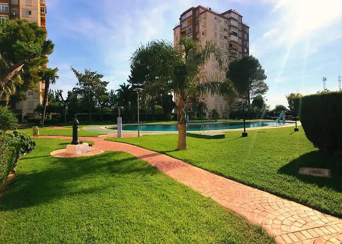 The White Apartment: Luxury, And Design 아파트