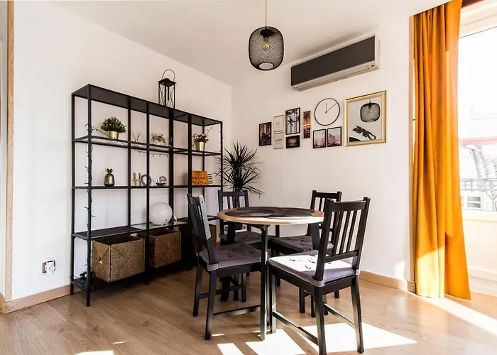 Renovado Y Sofisticado En El Centro De Apartment