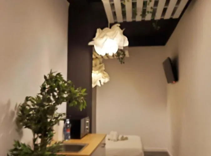 Small And Cozy - G *