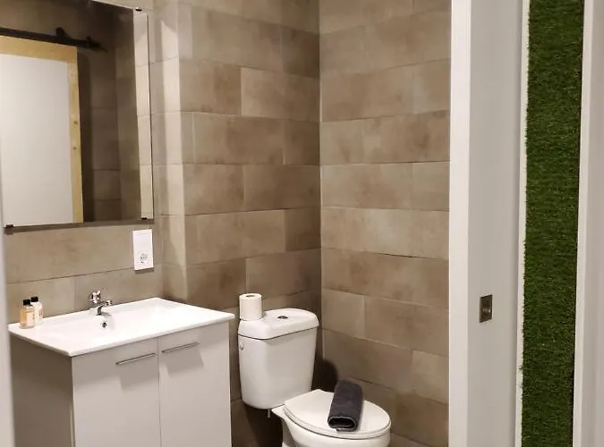 Small And Cozy - G *