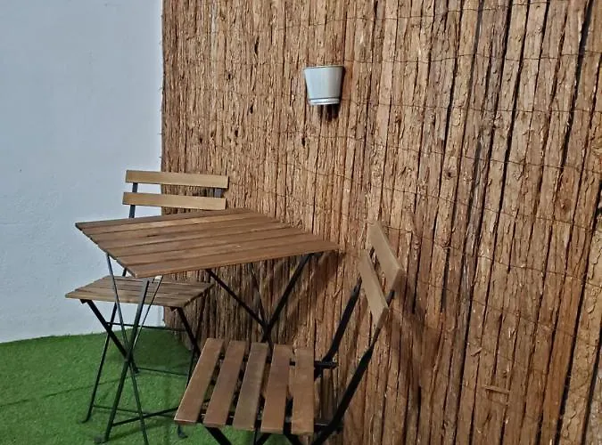 Small And Cozy - G *