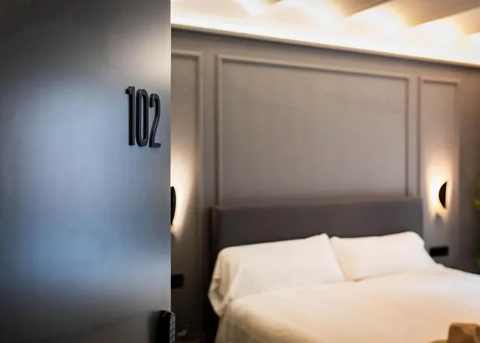 Reina 107 Boutique 4* Valence