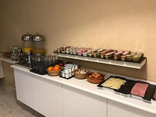 Πανσιόν Oyo Duc De Gaeta