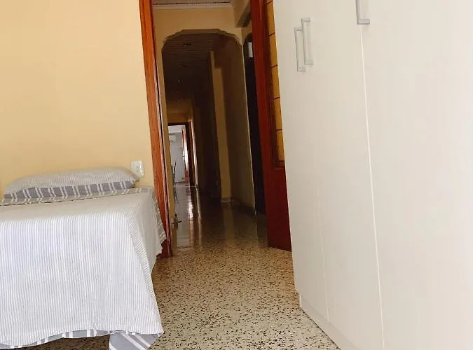 Δωμάτια σε οικογενειακή κατοικία Cheap Βαλένθια